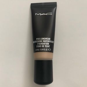 MAC Cosmetics Pro Nourishing Waterproof Foundation